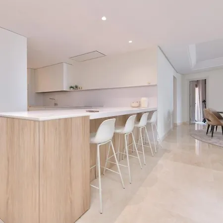 Spectacular Frontline Penthouse